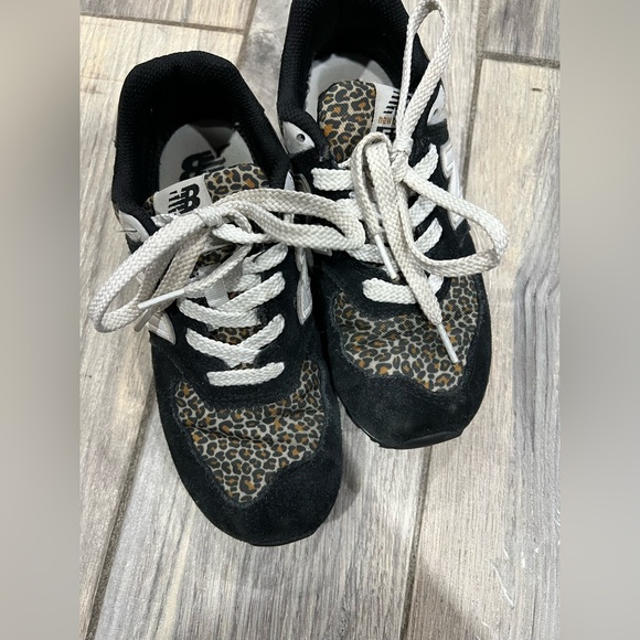 New Balance Black and White Leopard Sneakers Size 2.5 Youth - Picture 2 of 7